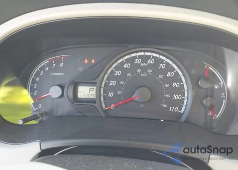 2014 Toyota Sienna Le V6 8 Passenger z USA, uszkodzony, nr VIN 5TDKK3DC2ES422736